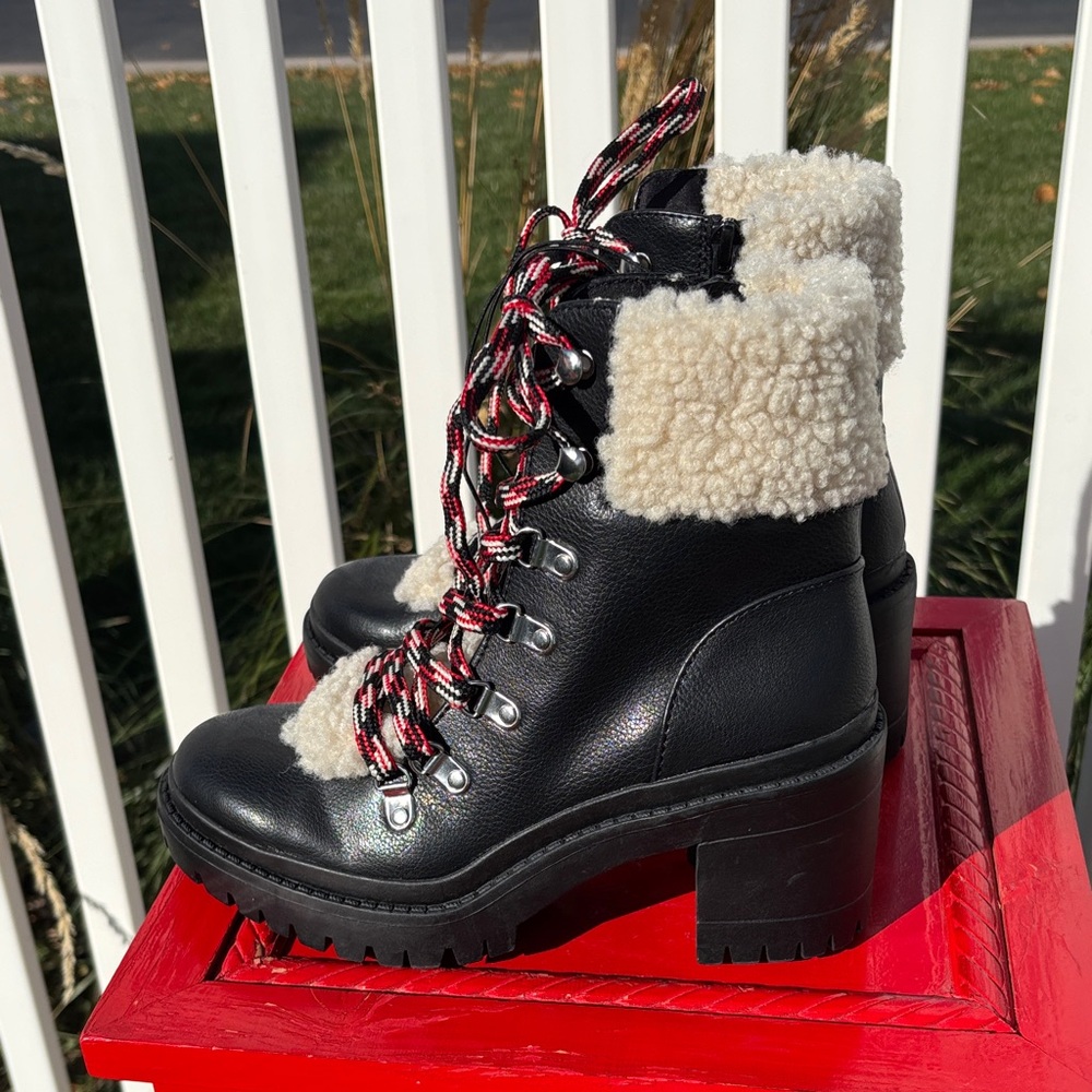Winter Boots Zip Interior Faux Fur NWT Faux Leather Size 7